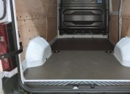 Renault MASTER FOURGON L2H2 3T5 BLUE DCI 130 TR BVM6 EXTRA AVEC PLANCHER BOIS ET CAMERA DE RECUL ET ATTELAGE