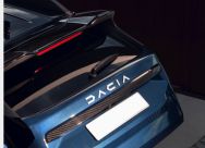 Dacia BIGSTER 155 CH HYBRID EXTREME AVEC CAMERA ACCES MAIN LIBRE HAYON ELECTRIQUE PACK HIVER ET TOIT PANORAMIQUE