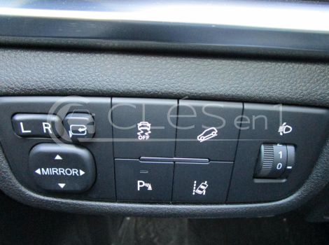 Seres 3 LUXURY 163 CH 120kW SUREQUIPEE AVEC TOIT OUVRANT PANORAMIQUE AUTONOMIE 329 KM