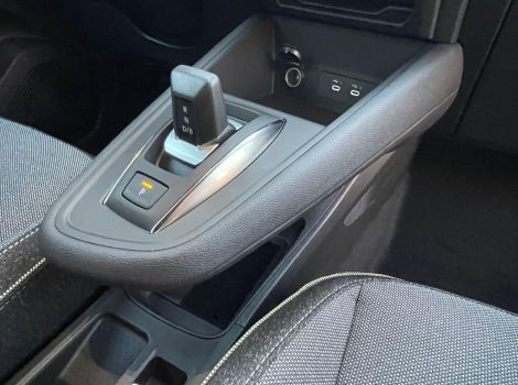 Renault CAPTUR 4 MILD HYBRID 140 CH EDC TECHNO AVEC CONSOLE FLOTTANTE SIEGES CHAUFFANTS ET ROUE DE SECOURS