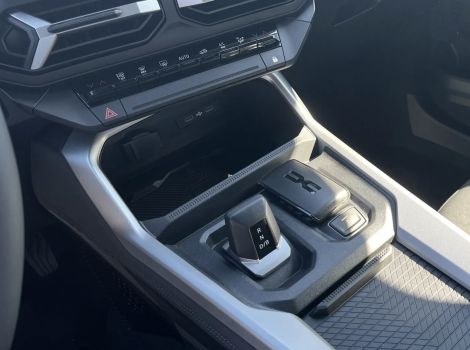 Dacia BIGSTER 155 CH HYBRID JOURNEY AVEC PACK HIVER ACCES MAIN LIBRE PACK PARKING JA19 ET HAYON ELECTRIQUE