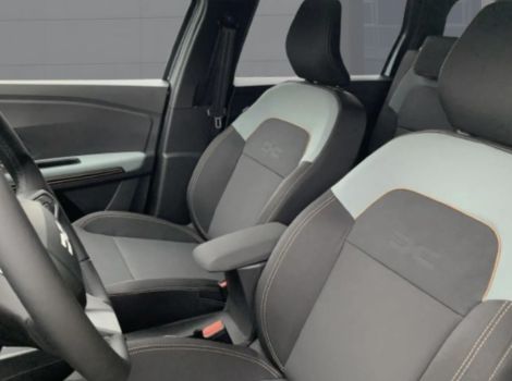 Dacia JOGGER ECO-G 120 CH EXTREME 7 PLACES AVEC PACK CONDUITE CAMERA MULTIVUE EXTENDED GRIP ET PACK HIVER