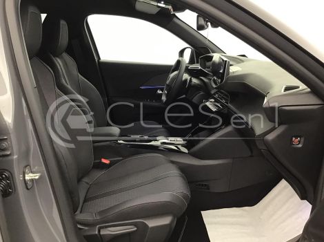 Peugeot 2008 HYBRID 145 GT