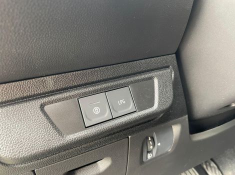 Dacia SANDERO STEPWAY ECO G 120 CH EXPRESSION BOITE AUTOMATIQUE AVEC CLIMATISATION AUTOMATIQUE ET SIEGES CHAUFFANTS