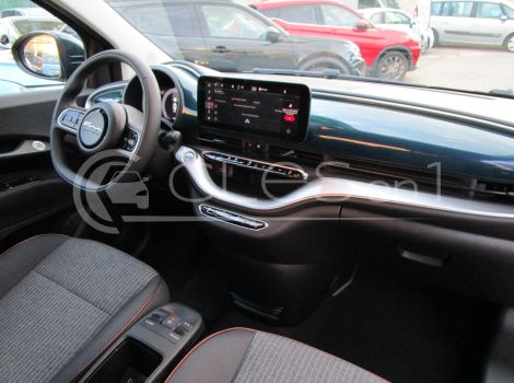 Fiat 500 NOUVELLE 118 CH ICON ÉLECTRIQUE 87 KW BERLINE AUTONOMIE 322 KM