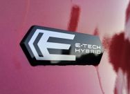 Renault CLIO 6 E TECH 160 CH FULL HYBRID ESPRIT ALPINE AVEC NAVIGATION PACK PARKING JA18 PACK HIVER CHARGEUR INDUCTION ET ROUE DE SECOURS