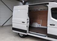 Renault MASTER FOURGON L2H2 3T5 BLUE DCI 130 TR BVM6 EXTRA AVEC PLANCHER BOIS ET CAMERA DE RECUL ET ATTELAGE