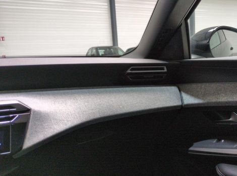 Peugeot 3008 HYBRID 145 BVA E-DCS6 ALLURE AVEC JANTES 19 ET NAVI